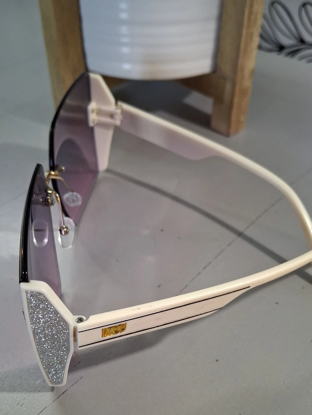 Gradiant Sunglasses & Case